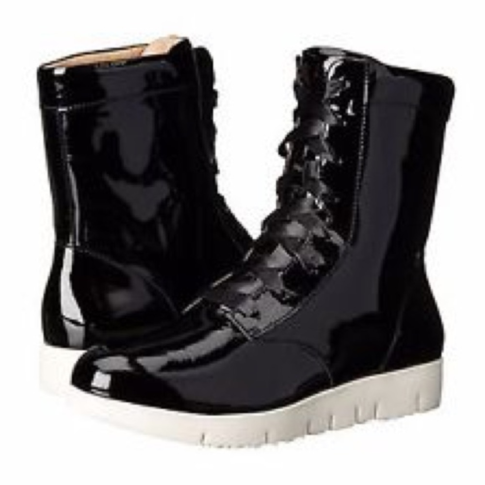 NWOT Tsubo Black Patent Leather Lace Up Boots